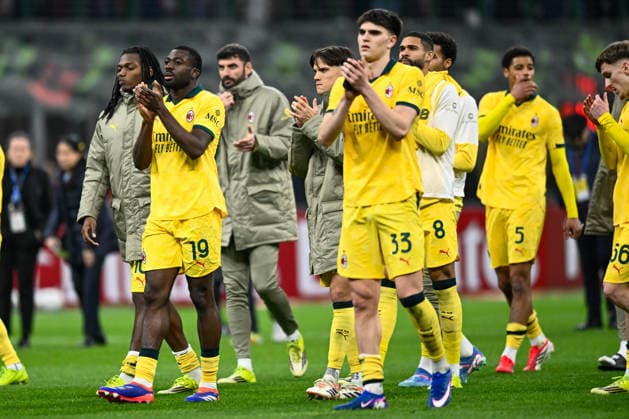 2026-02-18 AC Milan v Como 1907 - Serie A MILAN, ITALY - FEBRUARY 18: Youssouf Fofana of AC Milan, Rafael Leao of AC Milan during the Serie A match between AC Milan and Como 1907 at Giuseppe Meazza Stadium on February 18, 2026 in Milan, Italy. (Photo by Alberto Gandolfo BSR Agency) Milan Italy Content not available for redistribution in The Netherlands directly or indirectly through any third parties. Copyright: xBSRxAgencyx