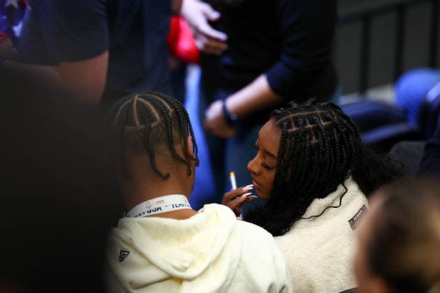 February 18, 2026, Milan, Lombardy, Italy: JONATHAN OWENS and SIMONE BILES attend the Quarterfinal game between Team United States (USA) and Team Sweden (SWE) at the Milano Cortina 2026 Olympic Games, Olympische Spiele, Olympia, OS Olympics 2026: Milano Cortina: Ice hockey, Eishockey Men: USA:SWE  - ZUMAc179 20260218_oly_c179_199 Copyright: xMickaelxChavetx