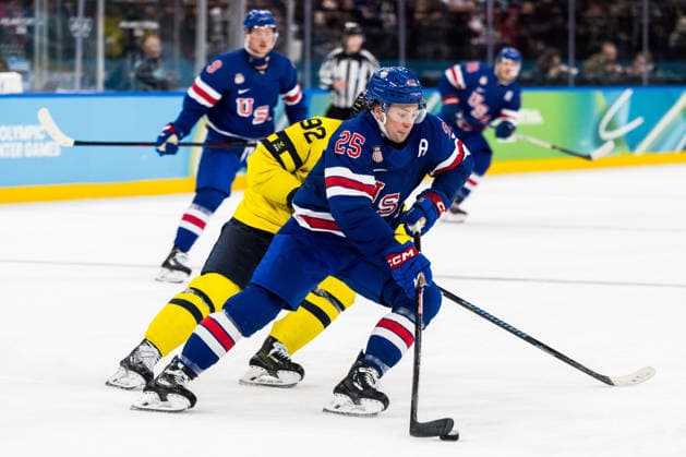 260218 Charlie McAvoy of USA in the men s Ice hockey, Eishockey quarterfinal between USA and Sweden during day 12 of the 2026 Winter Olympics on February 18, 2026 in Milan. Photo: Carl Sandin BILDBYRAN kod CS EW0641 ishockey ice hockey Olympic Games, Olympische Spiele, Olympia, OS olympics winter olympics os ol olympiska spel vinter-os olympiske leker milano cortina 2026 milan cortina 2026 milano cortina 2026 olympic games milano cortina 2026 winter olympic games milano cortina-os milano cortina-ol vinter-ol 12 bbeng sverige sweden usa quarterfinal kvartsfinal *** 260218 Charlie McAvoy of USA in the men s ice hockey quarterfinal between USA and Sweden during day 12 of the 2026 Winter Olympics on February 18, 2026 in Milan Photo Carl Sandin BILDBYRAN code CS EW0641 ice hockey ice hockey olympic games olympics winter olympics os ol olympiska spel vinter os olympiske leker milano cortina 2026 milan cortina 2026 milano cortina 2026 olympic games milano cortina 2026 winter olympic games milano cortina os milano cortina ol vinter ol 12 bbeng sverige sweden usa quarterfinal kvartfinal  Copyright: CARLxSANDIN BB260218CS083