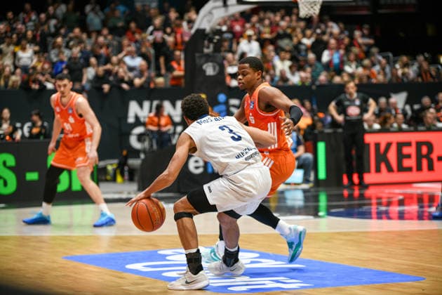 easyCredit Basketball Bundesliga, 21. Spieltag, Niners Chemnitz -MLP Academics Heidelberg 18.02.2026 ab 20.00 Uhr Chemnitz, Chemnitz Arena Im Foto: Kevin McClain(3), Eric Washington(33) easyCredit Basketball Bundesliga, 21. Spieltag, Niners Chemnitz -MLP Academics Heidelberg Leipzig Sachsen Deutschland Copyright: xEHLxMedia MichelxKöhlerx 20261802-Niners-Heidelberg_068