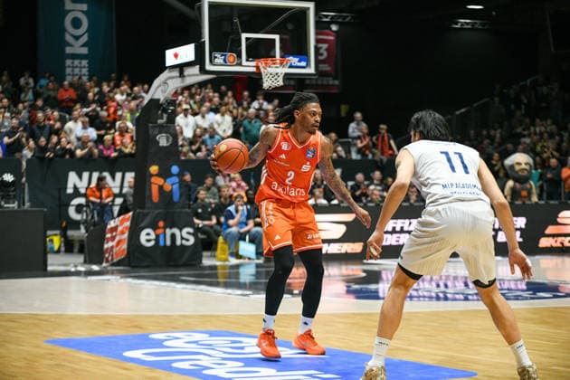 easyCredit Basketball Bundesliga, 21. Spieltag, Niners Chemnitz -MLP Academics Heidelberg 18.02.2026 ab 20.00 Uhr Chemnitz, Chemnitz Arena Im Foto:Nike Sibande(2), Erol Ersek(11) easyCredit Basketball Bundesliga, 21. Spieltag, Niners Chemnitz -MLP Academics Heidelberg Leipzig Sachsen Deutschland Copyright: xEHLxMedia MichelxKöhlerx 20261802-Niners-Heidelberg_097