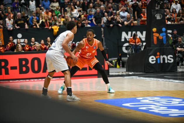easyCredit Basketball Bundesliga, 21. Spieltag, Niners Chemnitz -MLP Academics Heidelberg 18.02.2026 ab 20.00 Uhr Chemnitz, Chemnitz Arena Im Foto: Eric Reed Jr.(43), Eric Washington(33) easyCredit Basketball Bundesliga, 21. Spieltag, Niners Chemnitz -MLP Academics Heidelberg Leipzig Sachsen Deutschland Copyright: xEHLxMedia MichelxKöhlerx 20261802-Niners-Heidelberg_072