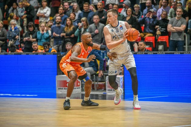 easyCredit Basketball Bundesliga, 21. Spieltag, Niners Chemnitz -MLP Academics Heidelberg 18.02.2026 ab 20.00 Uhr Chemnitz, Chemnitz Arena Im Foto: Ryan Mikesell(33) easyCredit Basketball Bundesliga, 21. Spieltag, Niners Chemnitz -MLP Academics Heidelberg Leipzig Sachsen Deutschland Copyright: xEHLxMedia MichelxKöhlerx 20261802-Niners-Heidelberg_083