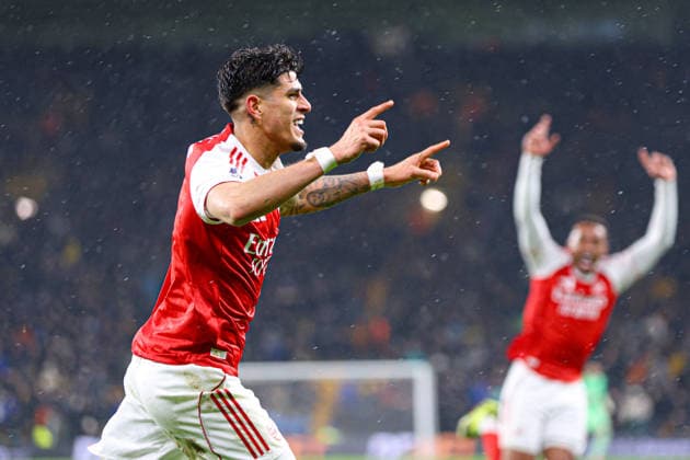 Piero Hincapie (5 Arsenal) celebrates scoring the second goal for Arsenal during the Premier League football match between Wolverhampton Wanderers and Arsenal at Molineux stadium in Wolverhampton, England Copyright: xNataliexMincher SPPx Sportspressphoto_SPR94316