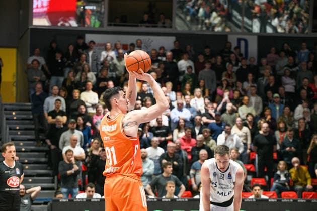 easyCredit Basketball Bundesliga, 21. Spieltag, Niners Chemnitz -MLP Academics Heidelberg 18.02.2026 ab 20.00 Uhr Chemnitz, Chemnitz Arena Im Foto: Yordan Minchev(91), beim Freiwurf easyCredit Basketball Bundesliga, 21. Spieltag, Niners Chemnitz -MLP Academics Heidelberg Leipzig Sachsen Deutschland Copyright: xEHLxMedia MichelxKöhlerx 20261802-Niners-Heidelberg_104