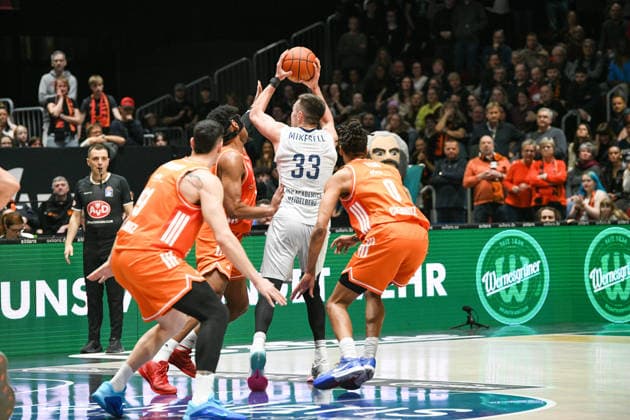 easyCredit Basketball Bundesliga, 21. Spieltag, Niners Chemnitz -MLP Academics Heidelberg 18.02.2026 ab 20.00 Uhr Chemnitz, Chemnitz Arena Im Foto: Ryan Mikesell(33) easyCredit Basketball Bundesliga, 21. Spieltag, Niners Chemnitz -MLP Academics Heidelberg Leipzig Sachsen Deutschland Copyright: xEHLxMedia MichelxKöhlerx 20261802-Niners-Heidelberg_105