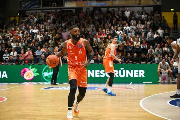 easyCredit Basketball Bundesliga, 21. Spieltag, Niners Chemnitz -MLP Academics Heidelberg 18.02.2026 ab 20.00 Uhr Chemnitz, Chemnitz Arena Im Foto: Cory Davis(5) easyCredit Basketball Bundesliga, 21. Spieltag, Niners Chemnitz -MLP Academics Heidelberg Leipzig Sachsen Deutschland Copyright: xEHLxMedia MichelxKöhlerx 20261802-Niners-Heidelberg_087