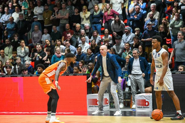 easyCredit Basketball Bundesliga, 21. Spieltag, Niners Chemnitz -MLP Academics Heidelberg 18.02.2026 ab 20.00 Uhr Chemnitz, Chemnitz Arena Im Foto: Head Coach Rodrigo Pastore easyCredit Basketball Bundesliga, 21. Spieltag, Niners Chemnitz -MLP Academics Heidelberg Leipzig Sachsen Deutschland Copyright: xEHLxMedia MichelxKöhlerx 20261802-Niners-Heidelberg_109