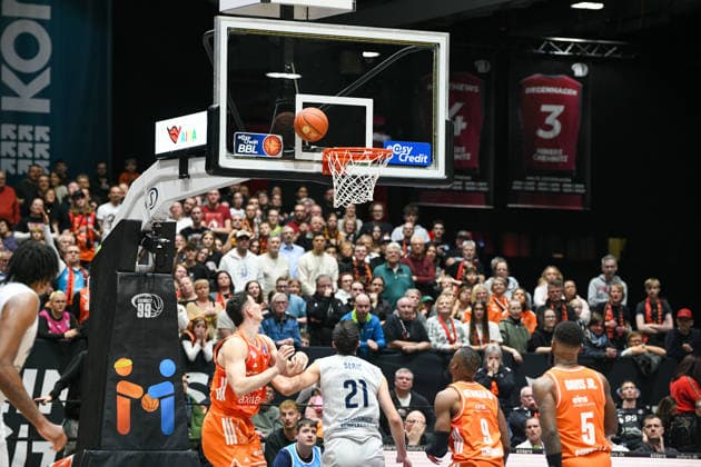 easyCredit Basketball Bundesliga, 21. Spieltag, Niners Chemnitz -MLP Academics Heidelberg 18.02.2026 ab 20.00 Uhr Chemnitz, Chemnitz Arena Im Foto: Yordan Minchev(91), Mateo Seric(21) easyCredit Basketball Bundesliga, 21. Spieltag, Niners Chemnitz -MLP Academics Heidelberg Leipzig Sachsen Deutschland Copyright: xEHLxMedia MichelxKöhlerx 20261802-Niners-Heidelberg_119