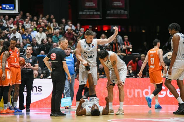 easyCredit Basketball Bundesliga, 21. Spieltag, Niners Chemnitz -MLP Academics Heidelberg 18.02.2026 ab 20.00 Uhr Chemnitz, Chemnitz Arena Im Foto: Verletzung Damariae Horn(0) easyCredit Basketball Bundesliga, 21. Spieltag, Niners Chemnitz -MLP Academics Heidelberg Leipzig Sachsen Deutschland Copyright: xEHLxMedia MichelxKöhlerx 20261802-Niners-Heidelberg_128