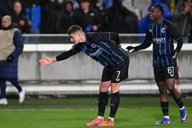 260218 Club Brugge vs Atletico Madrid Nicolo Tresoldi (7) of Club Brugge celebrates with Mamadou Diakhon (67) of Club Brugge after scoring the 2-2 equalizer goal during the Uefa Champions League Knock Out play offs first leg in season 2025 - 2026 between Club Brugge KV and Atletico de Madrid on February 18 , 2026 in Brugge, Belgium. (Photo by David Catry Isosport) Brugge Belgium  Copyright: xDavidxCatryx 20260218DC2_4296