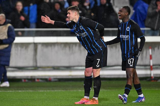 260218 Club Brugge vs Atletico Madrid Nicolo Tresoldi (7) of Club Brugge celebrates with Mamadou Diakhon (67) of Club Brugge after scoring the 2-2 equalizer goal during the Uefa Champions League Knock Out play offs first leg in season 2025 - 2026 between Club Brugge KV and Atletico de Madrid on February 18 , 2026 in Brugge, Belgium. (Photo by David Catry Isosport) Brugge Belgium  Copyright: xDavidxCatryx 20260218DC2_4301