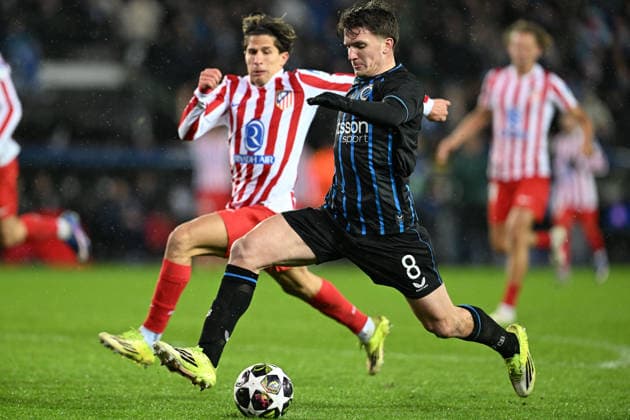 260218 Club Brugge vs Atletico Madrid Christos Tzolis (8) of Club Brugge scores the 3-3 equalizer goal during the Uefa Champions League Knock Out play offs first leg in season 2025 - 2026 between Club Brugge KV and Atletico de Madrid on February 18 , 2026 in Brugge, Belgium. (Photo by David Catry Isosport) Brugge Belgium  Copyright: xDavidxCatryx 20260218DC2_5552