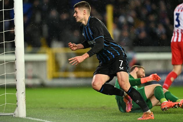 260218 Club Brugge vs Atletico Madrid Nicolo Tresoldi (7) of Club Brugge celebrates after scoring the 2-2 equalizer goal during the Uefa Champions League Knock Out play offs first leg in season 2025 - 2026 between Club Brugge KV and Atletico de Madrid on February 18 , 2026 in Brugge, Belgium. (Photo by David Catry Isosport) Brugge Belgium  Copyright: xDavidxCatryx 20260218DC2_4143