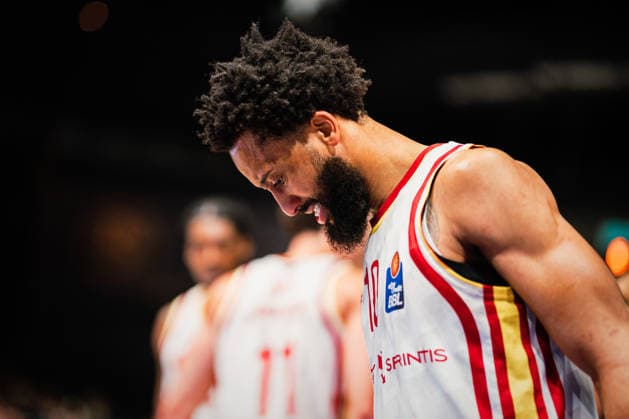 Easycredit BBL: Basketball Braunschweig Löwen - Fitness First Würzburger Baskets, 18.02.26 Davion Mintz (Würzburg Baskets, 10); Easycredit BBL: Basketball Braunschweig Löwen vs. Fitness First Würzburger Baskets am 18.02.2026 in der Volkswagen Halle, Braunschweig Copyright: xBEAUTIFULxSPORTS Tonhäuserx
