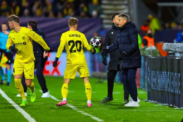 Football, Champions League 2025 2026 Bodo Glimt Inter 3 1 Bodo 20260218 Bodo Glimt s coach Kjetil Knutsen in the Champions League football match between Bodo Glimt and Inter at Aspmyra Stadium Photo Thomas Andersen NTB Bodo Norway EDITORIAL USE ONLY RESTRICTED USE FOR BETTING COMPANIES  Copyright: xThomasxAndersenx xNTBx