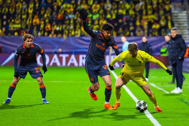 Football, Champions League 2025 2026 Bodo Glimt Inter Bodo 20260218 Inters Alessandro Bastoni and Bodo Glimts Ole Didrik Blomberg in the Champions League football match between Bodo Glimt and Inter at Aspmyra Stadium Photo Thomas Andersen NTB undefined Bodo Norway EDITORIAL USE ONLY RESTRICTED USE FOR BETTING COMPANIES  Copyright: xThomasxAndersenx xNTBx