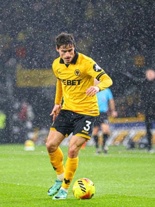 Hugo Bueno (3 Wolves) on the ball during the Premier League football match between Wolverhampton Wanderers and Arsenal at Molineux stadium in Wolverhampton, England Copyright: xNataliexMincher SPPx Sportspressphoto_SPR94561