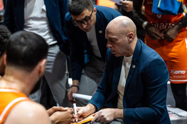 GER, easy-Credit Basketball-Bundesliga, Niners Chemnitz - MLP Academics Heidelberg. 18.02.2026, Messe, Chemnitz, GER, easy-Credit Basketball-Bundesliga, Niners Chemnitz - MLP Academics Heidelberg. Rodrigo Pastore (Head Coach), Niners Chemnitz sms Foto Alexander Trienitz Chemnitz Messe Sachsen Deutschland
