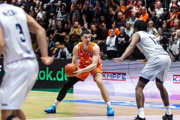 GER, easy-Credit Basketball-Bundesliga, Niners Chemnitz - MLP Academics Heidelberg. 18.02.2026, Messe, Chemnitz, GER, easy-Credit Basketball-Bundesliga, Niners Chemnitz - MLP Academics Heidelberg. Yordan Minchev (Niners Chemnitz, 91) Foto Alexander Trienitz Chemnitz Messe Sachsen Deutschland