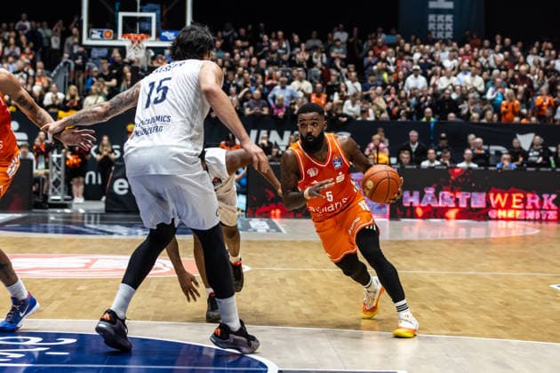 GER, easy-Credit Basketball-Bundesliga, Niners Chemnitz - MLP Academics Heidelberg. 18.02.2026, Messe, Chemnitz, GER, easy-Credit Basketball-Bundesliga, Niners Chemnitz - MLP Academics Heidelberg. Corey Davis Jr. (Niners Chemnitz, 5) Foto Alexander Trienitz Chemnitz Messe Sachsen Deutschland
