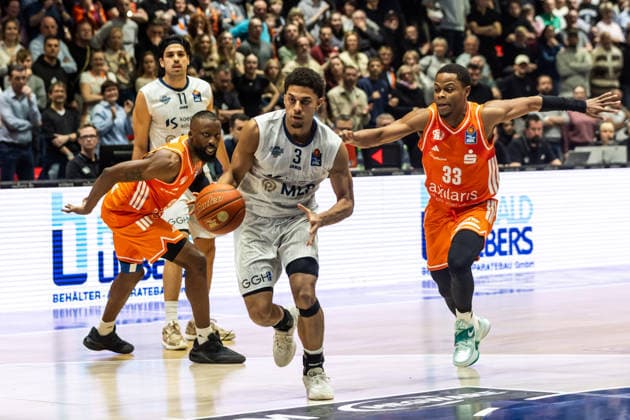 GER, easy-Credit Basketball-Bundesliga, Niners Chemnitz - MLP Academics Heidelberg. 18.02.2026, Messe, Chemnitz, GER, easy-Credit Basketball-Bundesliga, Niners Chemnitz - MLP Academics Heidelberg. Kevin McClain (MLP Academics Heidelberg 3) Foto Alexander Trienitz Chemnitz Messe Sachsen Deutschland