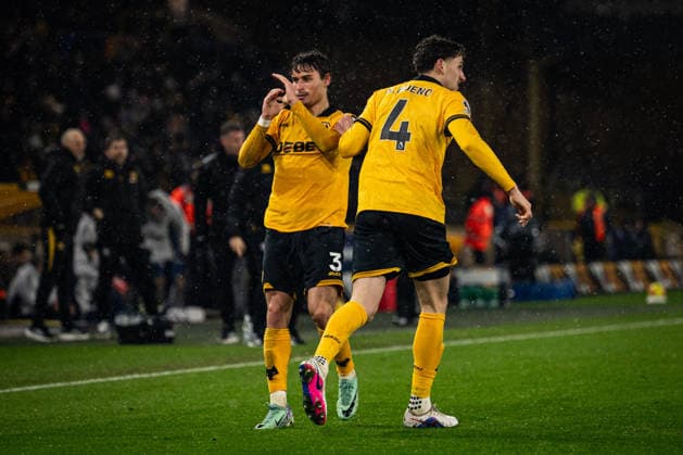 18th February 2026; Molineux Stadium, Wolverhampton, West Midlands, England; Premier League Football, Wolverhampton Wanderers versus Arsenal; Hugo Bueno of Wolverhampton Wanderers celebrates scoring in the 61st minute to make the score 1-2  GodfreyxPitt Content restricted for UK based newspaper