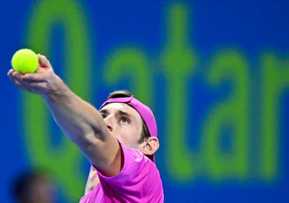 ATP, Tennis Herren QATAR EXXONMOBIL OPEN-ROUND OF 16 Valentin Royer of France competes against Carlos Alcaraz of Spain in the Round of 16 at the ATP men s Qatar ExxonMobil Open 2026 tennis tournament at the Khalifa International Tennis Complex in Doha, Qatar, on February 18 2026. DOHA Qatar Copyright: xNOUSHADx