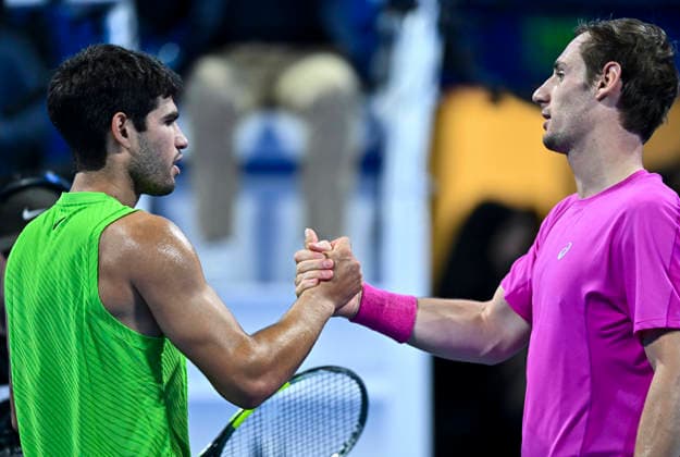 ATP, Tennis Herren QATAR EXXONMOBIL OPEN-ROUND OF 16 Carlos Alcaraz of Spain shake hans with Valentin Royer of France after winning the Round of 16 at the ATP men s Qatar ExxonMobil Open 2026 tennis tournament at the Khalifa International Tennis Complex in Doha, Qatar, on February 18 2026. DOHA Qatar Copyright: xNOUSHADx