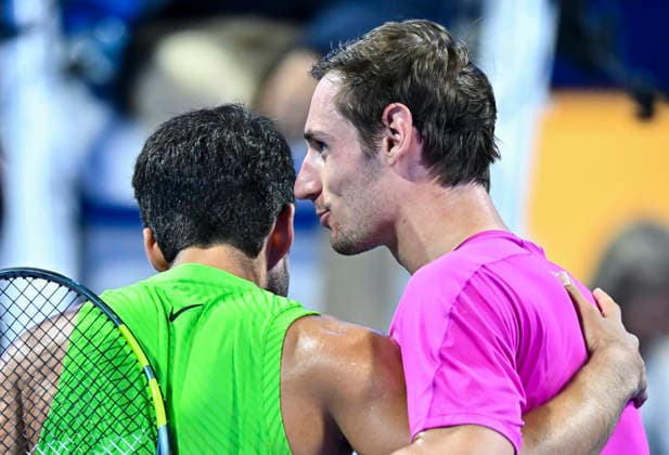 ATP, Tennis Herren QATAR EXXONMOBIL OPEN-ROUND OF 16 Carlos Alcaraz of Spain shake hans with Valentin Royer of France after winning the Round of 16 at the ATP men s Qatar ExxonMobil Open 2026 tennis tournament at the Khalifa International Tennis Complex in Doha, Qatar, on February 18 2026. DOHA Qatar Copyright: xNOUSHADx