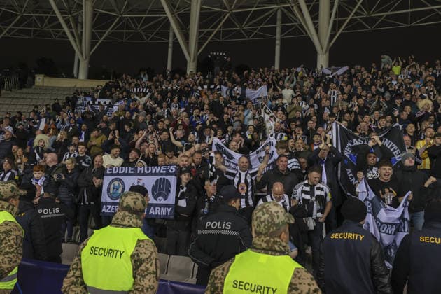 BAKU, AZERBAIJAN - FEBRUARY 18: Newcastle United fans celebrate their team s 6-1 victory in the UEFA Champions League knockout phase play-off first leg football match between Qarabag and Newcastle United at the Tofiq Bahramov Republican Stadium in Baku on February 18, 2026. (Photo by Firudin Salimov Sports Press Photo) Copyright: xFirudinxSalimov SportsxPressxPhox Sportspressphoto_SPR94365