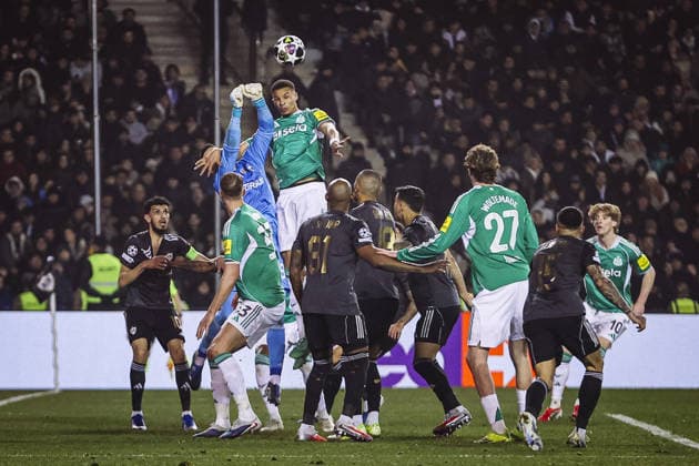 BAKU, AZERBAIJAN - FEBRUARY 18: Mateusz Kochalski of Qarabag and Malick Thiaw of Newcastle United fight for possession at corner during the UEFA Champions League knockout phase play-off first leg football match between Qarabag and Newcastle United at the Tofiq Bahramov Republican Stadium in Baku on February 18, 2026. (Photo by Firudin Salimov Sports Press Photo) Copyright: xFirudinxSalimov SportsxPressxPhox Sportspressphoto_SPR94379