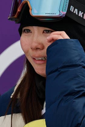 260218 -- LIVIGNO, Feb. 18, 2026 -- Fukada Mari of Japan weeps after the snowboard women s slopestyle final at the Milan-Cortina 2026 Olympic Winter games, Winterspiele,Spiele, Summer games in Livigno, Italy, Feb. 18, 2026. MICO2026ITALY-LIVIGNO-OLYMPIC WINTER GAMES-SNOWBOARD-WOMEN S SNOWBOARD SLOPESTYLE-FINAL WangxPeng  (MICO2026)ITALY-LIVIGNO-OLYMPIC WINTER GAMES-SNOWBOARD-WOMEN S SNOWBOARD SLOPESTYLE-FINAL IMAGO WangxPeng  imago images 0847986663