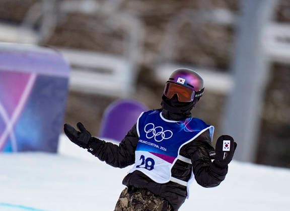 260218 -- LIVIGNO, Feb. 18, 2026 -- Yu Seungeun of South Korea reacts during the snowboard women s slopestyle final at the Milan-Cortina 2026 Olympic Winter games, Winterspiele,Spiele, Summer games in Livigno, Italy, Feb. 18, 2026. MICO2026ITALY-LIVIGNO-OLYMPIC WINTER GAMES-SNOWBOARD-WOMEN S SNOWBOARD SLOPESTYLE-FINAL XiaxYifang  (MICO2026)ITALY-LIVIGNO-OLYMPIC WINTER GAMES-SNOWBOARD-WOMEN S SNOWBOARD SLOPESTYLE-FINAL IMAGO XiaxYifang  imago images 0847987076
