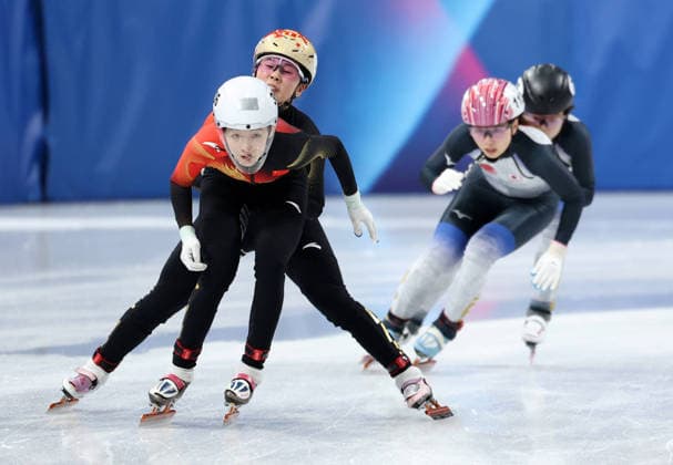 260218 -- MILAN, Feb. 18, 2026 -- Wang Xinran front of China competes during the short track Speed skating, Eisschnelllauf women s 3000m relay final B at the Milan-Cortina 2026 Olympic Winter games, Winterspiele,Spiele, Summer games in Milan, Italy, Feb. 18, 2026. MICO2026ITALY-MILAN-OLYMPIC WINTER GAMES-SHORT TRACK SPEED SKATING-WOMEN S 3000M RELAY-FINALS LixMing  (MICO2026)ITALY-MILAN-OLYMPIC WINTER GAMES-SHORT TRACK SPEED SKATING-WOMEN S 3000M RELAY-FINALS IMAGO LixMing  imago images 0847989963
