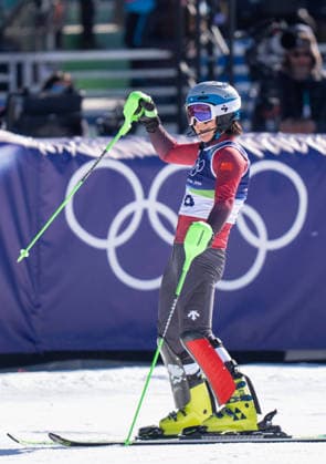 260218 -- CORTINA D AMPEZZO, Feb. 18, 2026 -- Zhang Yuying of China reacts after the alpine skiing women s slalom run 1 at the Milan-Cortina 2026 Olympic Winter games, Winterspiele,Spiele, Summer games in Cortina, Italy, Feb. 18, 2026. MICO2026ITALY-CORTINA D AMPEZZO-OLYMPIC WINTER GAMES-ALPINE SKIING-WOMEN S SLALOM FeixMaohua  (MICO2026)ITALY-CORTINA D AMPEZZO-OLYMPIC WINTER GAMES-ALPINE SKIING-WOMEN S SLALOM IMAGO FeixMaohua  imago images 0847990110