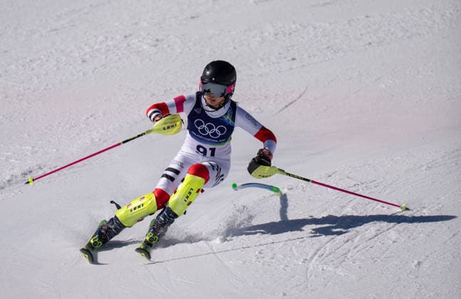 260218 -- CORTINA D AMPEZZO, Feb. 18, 2026 -- King Eloise Yung Shih of China s Hong Kong competes during the alpine skiing women s slalom run 1 at the Milan-Cortina 2026 Olympic Winter games, Winterspiele,Spiele, Summer games in Cortina, Italy, Feb. 18, 2026. MICO2026ITALY-CORTINA D AMPEZZO-OLYMPIC WINTER GAMES-ALPINE SKIING-WOMEN S SLALOM FeixMaohua  (MICO2026)ITALY-CORTINA D AMPEZZO-OLYMPIC WINTER GAMES-ALPINE SKIING-WOMEN S SLALOM IMAGO FeixMaohua  imago images 0847990114