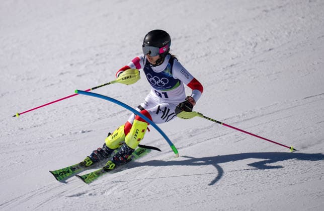 260218 -- CORTINA D AMPEZZO, Feb. 18, 2026 -- King Eloise Yung Shih of China s Hong Kong competes during the alpine skiing women s slalom run 1 at the Milan-Cortina 2026 Olympic Winter games, Winterspiele,Spiele, Summer games in Cortina, Italy, Feb. 18, 2026. MICO2026ITALY-CORTINA D AMPEZZO-OLYMPIC WINTER GAMES-ALPINE SKIING-WOMEN S SLALOM FeixMaohua  (MICO2026)ITALY-CORTINA D AMPEZZO-OLYMPIC WINTER GAMES-ALPINE SKIING-WOMEN S SLALOM IMAGO FeixMaohua  imago images 0847990120