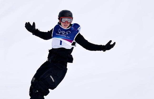 260218 -- LIVIGNO, Feb. 18, 2026 -- Zoi Sadowski Synnott of New Zealand competes during the snowboard women s slopestyle final at the Milan-Cortina 2026 Olympic Winter games, Winterspiele,Spiele, Summer games in Livigno, Italy, Feb. 18, 2026. MICO2026ITALY-LIVIGNO-OLYMPIC WINTER GAMES-SNOWBOARD-WOMEN S SNOWBOARD SLOPESTYLE-FINAL WangxPeng  (MICO2026)ITALY-LIVIGNO-OLYMPIC WINTER GAMES-SNOWBOARD-WOMEN S SNOWBOARD SLOPESTYLE-FINAL IMAGO WangxPeng  imago images 0847990130
