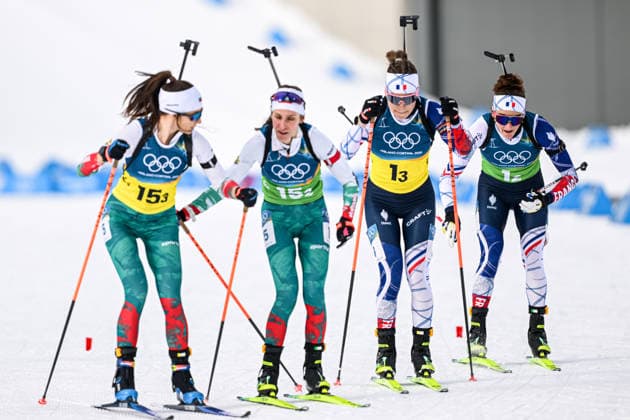 (260219) -- ANTERSELVA, Feb. 19, 2026 -- Lou Jeanmonnot (1st R) and Oceane Michelon (2nd R) of France complete the handover during the biathlon women s 4x6km relay at the 2026 Milan-Cortina Winter Olympics in Anterselva, Italy, Feb. 18, 2026. ) (MICO2026)ITALY-ANTERSELVA-OLYMPIC Winter games, Winterspiele,Spiele, Summer games BIATHLON-WOMEN S 4x6KM RELAY JiangxHan 