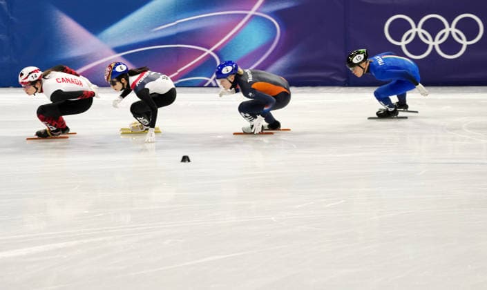 (260219) -- MILAN, Feb. 19, 2026 -- Courtney Sarault (1st L) of Canada, Kim Gilli (2nd L) of South Korea, Xandra Velzeboer (2nd R) of the Netherlands and Arianna Fontana of Italy compete during the short track Speed skating, Eisschnelllauf women s 3000m relay final A at the Milan-Cortina 2026 Olympic Winter games, Winterspiele,Spiele, Summer games in Milan, Italy, Feb. 18, 2026. ) (MICO2026)ITALY-MILAN-OLYMPIC WINTER GAMES-SHORT TRACK SPEED SKATING-WOMEN S 3000M RELAY-FINALS LaixXiangdong 