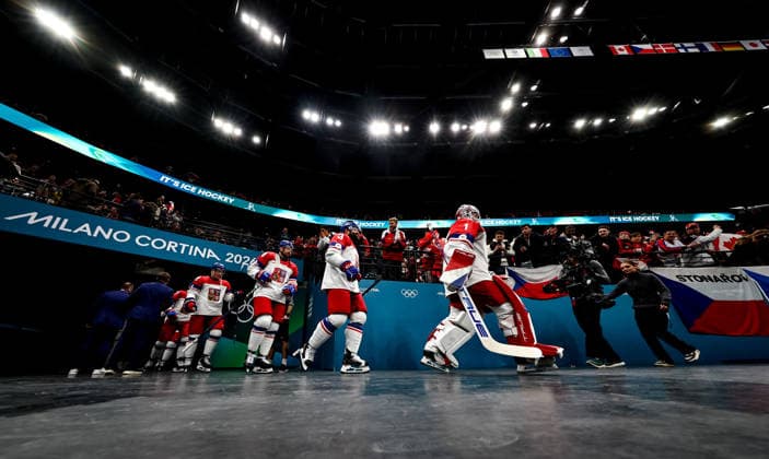 (260219) -- MILAN, Feb. 19, 2026 -- Players of the Czech Republic walk into the court before the Ice hockey, Eishockey men s play-offs quarterfinals match between Canada and the Czech Republic at the Milan-Cortina 2026 Olympic Winter games, Winterspiele,Spiele, Summer games in Milan, Italy, Feb. 18, 2026. ) (MICO2026)ITALY-MILAN-OLYMPIC WINTER GAMES-ICE HOCKEY-MEN-PLAY-OFFS QUARTERFINALS-CAN VS CZE WangxKaiyan 