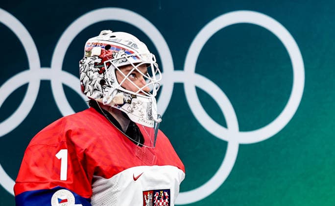 (260219) -- MILAN, Feb. 19, 2026 -- Lukas Dostal, goalkeeper of the Czech Republic, reacts during the Ice hockey, Eishockey men s play-offs quarterfinals match between Canada and the Czech Republic at the Milan-Cortina 2026 Olympic Winter games, Winterspiele,Spiele, Summer games in Milan, Italy, Feb. 18, 2026. ) (MICO2026)ITALY-MILAN-OLYMPIC WINTER GAMES-ICE HOCKEY-MEN-PLAY-OFFS QUARTERFINALS-CAN VS CZE WangxKaiyan 