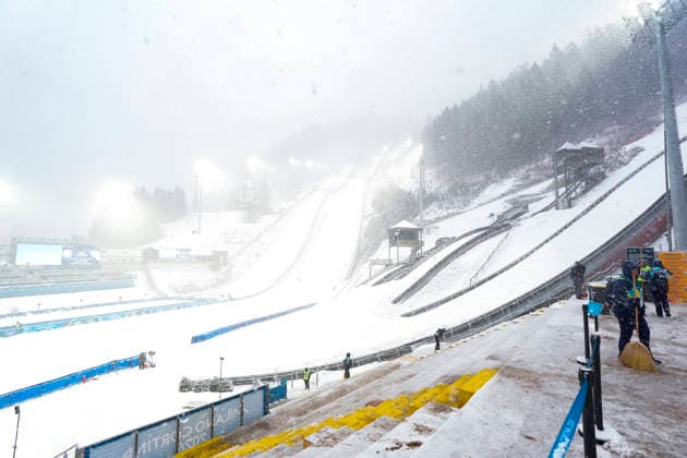 Winter Olympics in Milan Cortina 2026 Val di Fiemme, Italy 20260217. Snowy weather before the combined team sprint on the large hill in the Predazzo Ski jumping, Skispringen, Ski, nordisch Stadium during the Winter Olympics in Milano Cortina 2026. Photo: Terje Pedersen NTB Val di Fiemme Italia EDITORIAL USE ONLY. RESTRICTED USE FOR BETTING COMPANIES Ref:_SPOwAA6Gt23_7w.jpg *** Winter Olympics in Milan Cortina 2026 Val di Fiemme, Italy 20260217 Winter Olympics in Milano Cortina 2026 Photo Terje Pedersen NTB Val di Fiemme Italia EDITORIAL USE ONLY RESTRICTED USE FOR BETTING COMPANIES  Copyright: xLisexAserudxx xNTBx