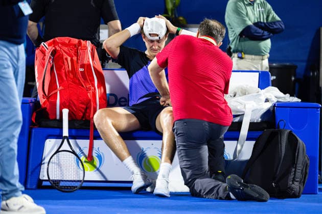 2026 Delray Beach Open - Day 3 Sebastian Korda of the USA receives a massage from the ATP, Tennis Herren Physio during his match against Alex Michelsen of the USA on Day 3 of the Delray Beach Open at the Delray Tennis Center in Delray Beach, Florida, on February 18, 2026. Delray Beach FL United States  Copyright: xMauricioxPaizx originalFilename:paiz-2026delr260218_npp1O.jpg