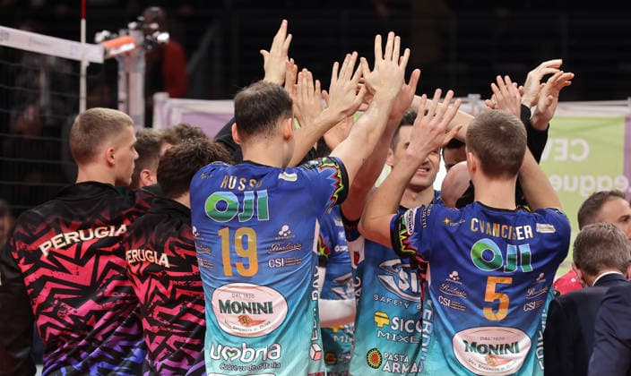 Mannschaft Perugia jubelt nach Spielende Freude Emotion Jubel Volleyball CEV Champions League Herren Saison 2025 2026 18.02.2026 BR Volleys Berlin BRV vs. Sir Sicoma Monini Perugia