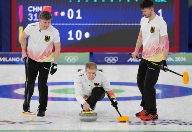 (260219) -- CORTINA D AMPEZZO, Feb. 19, 2026 -- Felix Messenzehl (C) of Germany competes during the curling men s round robin session 12 match between China and Germany at the 2026 Milan-Cortina Winter Olympics in Cortina, Italy, Feb. 19, 2026. ) (MICO2026)ITALY-CORTINA D AMPEZZO-OLYMPIC Winter games, Winterspiele,Spiele, Summer games CURLING-MEN-ROUND ROBIN-CHN VS GER LixGang 