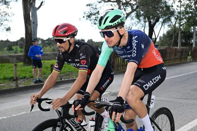 Volta Algarve 2026 Stage 2 FOIA (MONCHIQUE), PORTUGAL - FEBRUARY 19 : Alaphilippe Julian (FRA) of Tudor Pro Cycling Team and Seixas Paul (FRA) of Decathlon CMA CGM Team during stage 2 of the 52th edition of Volta Algarve an UCI ProSeries 2.Pro cycling road race stage for Men Elite of 147.2 km with start in Portimao and finish in Foia (Monchique) on February 19, 2026 in Foia (Monchique), Portugal, 19 02 2026 ( Motordriver Guy De Vuyst - Foia (Monchique) Portugal  Copyright: xNicoxVereeckenx