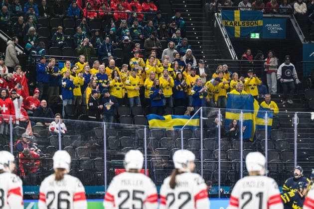 260219 Fans of Sweden in the stands during the women s Ice hockey, Eishockey bronze medal game between Switzerland and Sweden during day 13 of the 2026 Winter Olympics on February 19, 2026 in Milan. Photo: Carl Sandin BILDBYRAN kod CS EW0642 ishockey ice hockey Olympic Games, Olympische Spiele, Olympia, OS olympics winter olympics os ol olympiska spel vinter-os olympiske leker milano cortina 2026 milan cortina 2026 milano cortina 2026 olympic games milano cortina 2026 winter olympic games milano cortina-os milano cortina-ol vinter-ol 13 bbeng sverige sweden switzerland schweiz dam bronsmatch publik *** 260219 Fans of Sweden in the stands during the women s ice hockey bronze medal game between Switzerland and Sweden during day 13 of the 2026 Winter Olympics on February 19, 2026 in Milan Photo Carl Sandin BILDBYRAN kod CS EW0642 ishockey ice hockey olympic games olympics winter olympics os ol olympiska spel vinter os olympiske leker milano cortina 2026 milan cortina 2026 milano cortina 2026 olympic games milano cortina 2026 winter olympic games milano cortina os milano cortina ol vinter ol 13 bbeng sverige sweden switzerland schweiz dam bronsmatch publik  Copyright: CARLxSANDIN BB260219CS006
