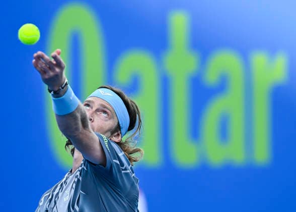 ATP, Tennis Herren Qatar Exxonmobil Open-Quarter Final Andrey Rublev of Russia competes against Stefanos Tsitsipas of Greece in the Quarter final at the ATP men s Qatar ExxonMobil Open 2026 tennis tournament at the Khalifa International Tennis Complex in Doha, Qatar, on February 19, 2026. DOHA Qatar Copyright: xNOUSHADx